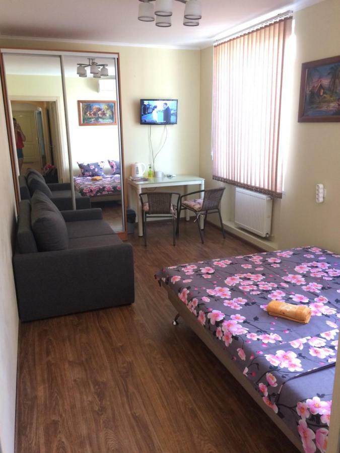 Room In The Guest House Одеса Екстериор снимка